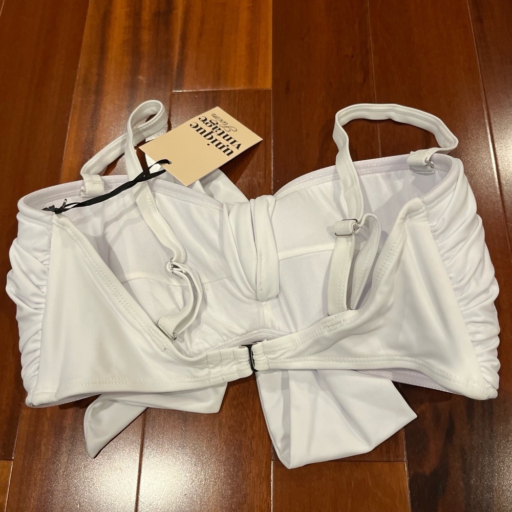 New NWT Unique‎ Vintage White Bikini Swim Top Bow Tie Front Ruche Size Large - Picture 3 of 4